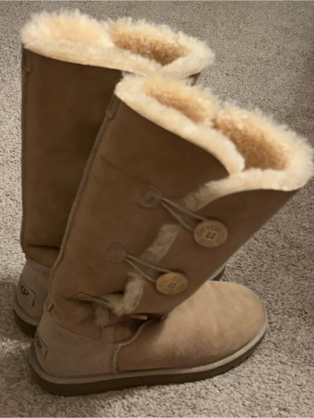 UGG size 10. Chestnut Button Suede Shearling Women's Boots - Picture 6 of 8